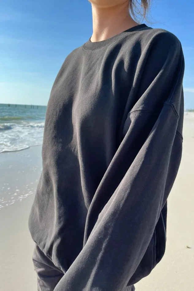 Clothing Erica Oversized Sweatshirt Brandy Melville SWEATPANTS and SWEATSHIRTS Clothing Erica Oversized Sweatshirt Brandy Melville SWEATPANTS and SWEATSHIRTS