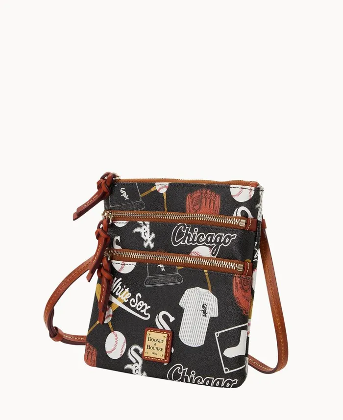 Dooney and Bourke Crossbodies MLB White Sox N S Triple Zip Crossbody White Sox 8211 WomenMen Dooney and Bourke Crossbodies MLB White Sox N S Triple Zip Crossbody White Sox 8211 WomenMen