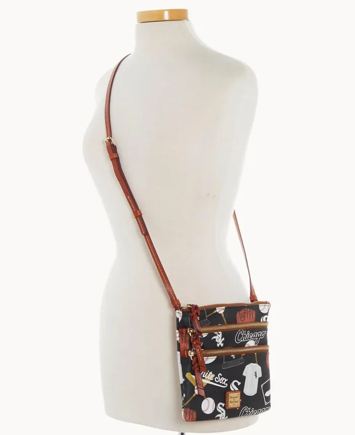 Dooney and Bourke Crossbodies MLB White Sox N S Triple Zip Crossbody White Sox 8211 WomenMen Dooney and Bourke Crossbodies MLB White Sox N S Triple Zip Crossbody White Sox 8211 WomenMen
