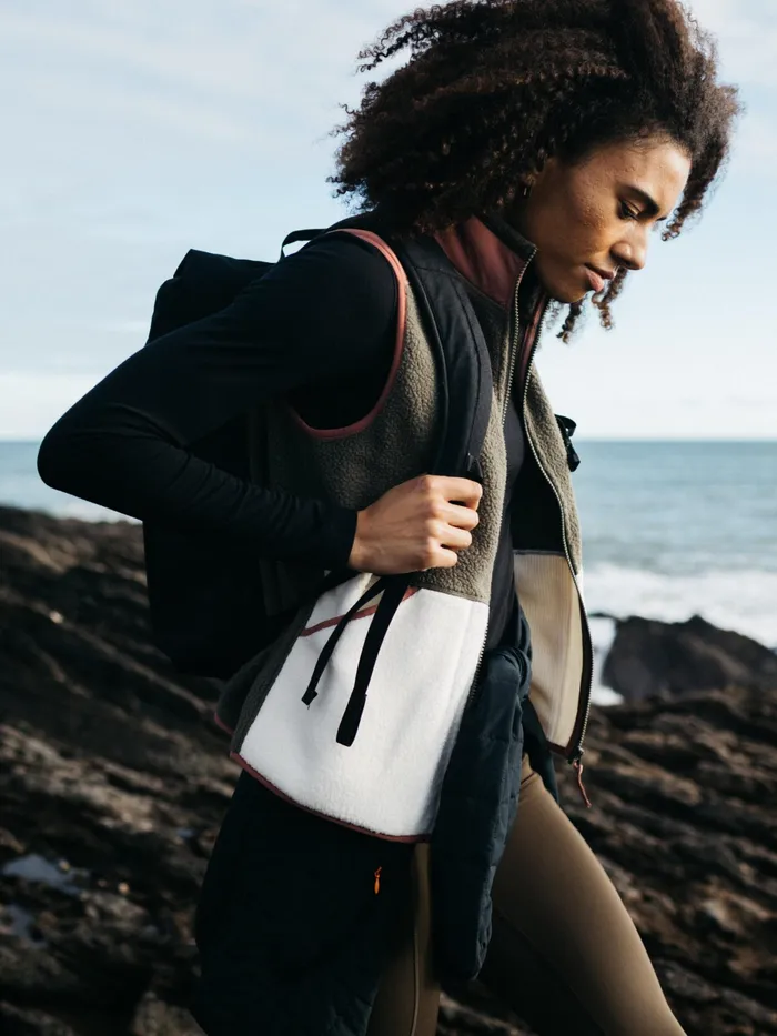 Finisterre Bags MenWomen Nautilus 23L Backpack Black
