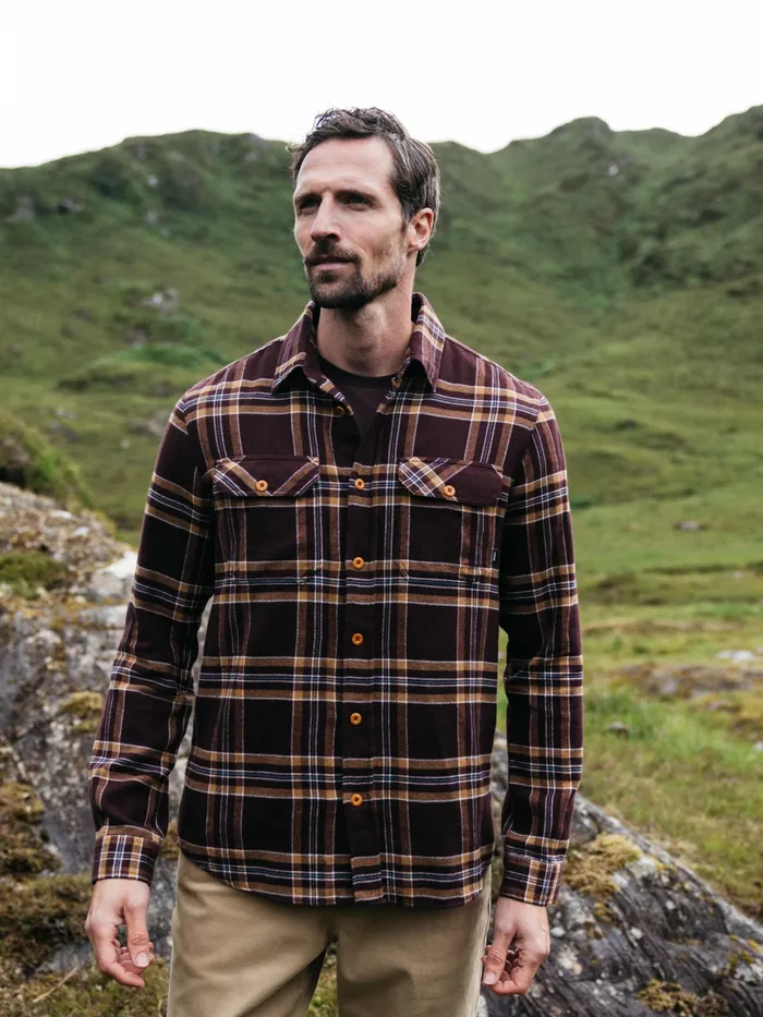 Finisterre Shirts Men Beardsmore Shirt Black Cherry Check