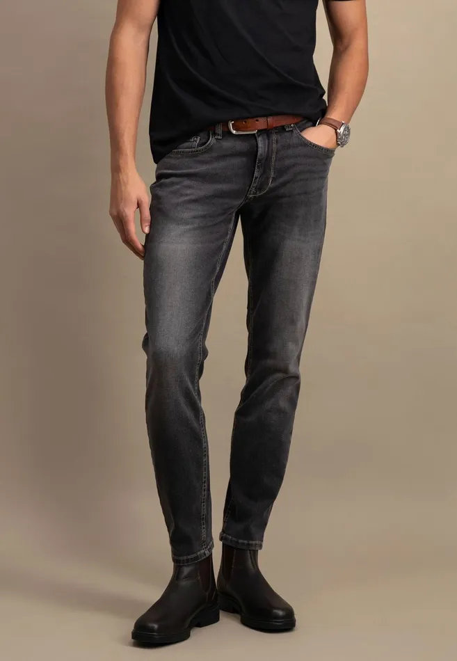 FYNCHHATTON Tapered Fit Jeans Black Usedmid Blueblue Bluelight Blue Men Pants FYNCHHATTON Tapered Fit Jeans Black Usedmid Blueblue Bluelight Blue Men Pants