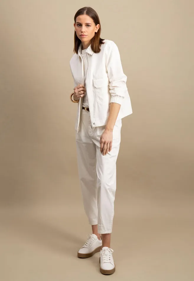 Jack Women FYNCHHATTON Cotton Mix Jacket With A Loose Fit Milk