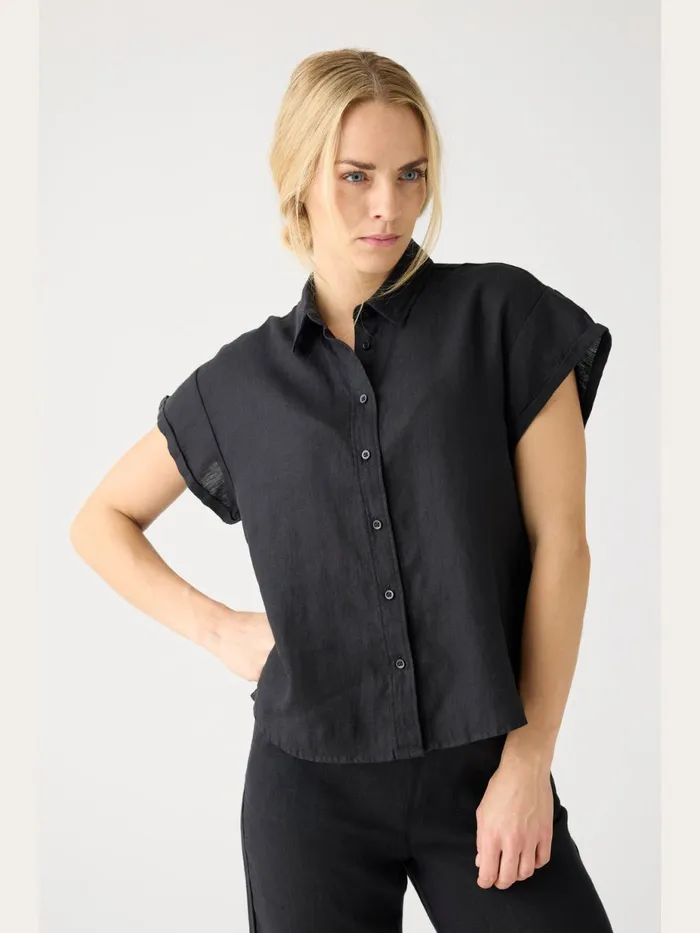KnowledgeCotton Apparel Shirts ASTER Fold Up Short Sleeve Linen Shirt Black Jet 8211 Women KnowledgeCotton Apparel Shirts ASTER Fold Up Short Sleeve Linen Shirt Black Jet 8211 Women