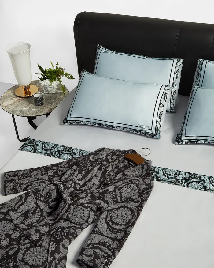 Loungewear and Pajamas WomenMen Versace Barocco Robe Print