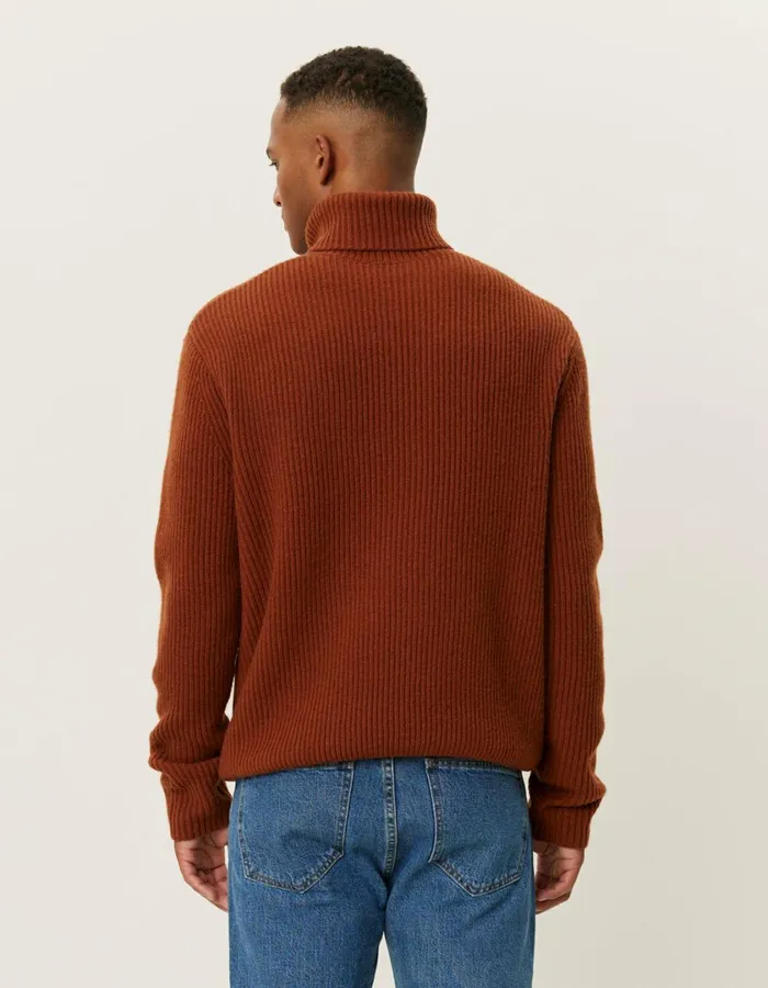 Men Eddie Wool Rib Rollneck Knit 8211 Arabian Spice Les Deux Knitwear