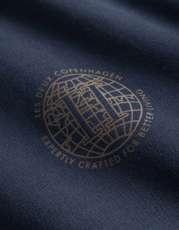 Men Globe Sweatshirt 8211 Dark NavyTobacco Brown Les Deux HoodiesSweatshirts