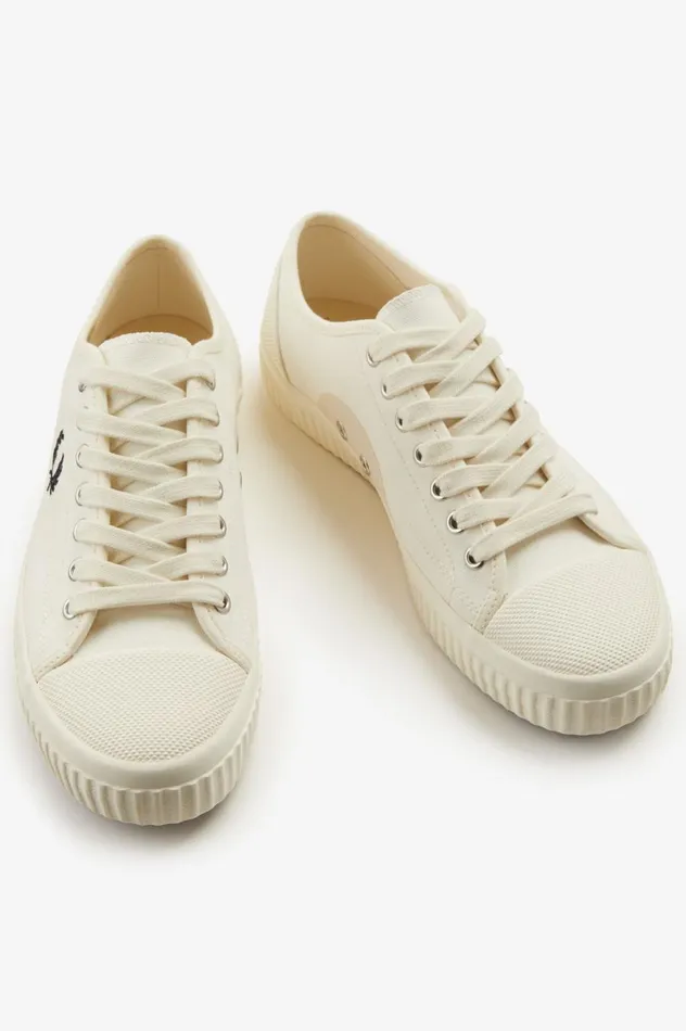 Men Hughes Low Light Ecru Fred Perry Shoes
