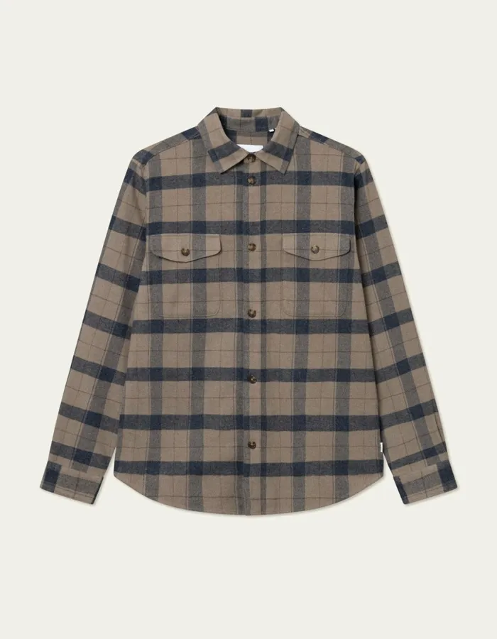 Men Lennon Flannel Check Overshirt 8211 Desert TaupeDark Navy Les Deux ShirtsOvershirts Men Lennon Flannel Check Overshirt 8211 Desert TaupeDark Navy Les Deux ShirtsOvershirts