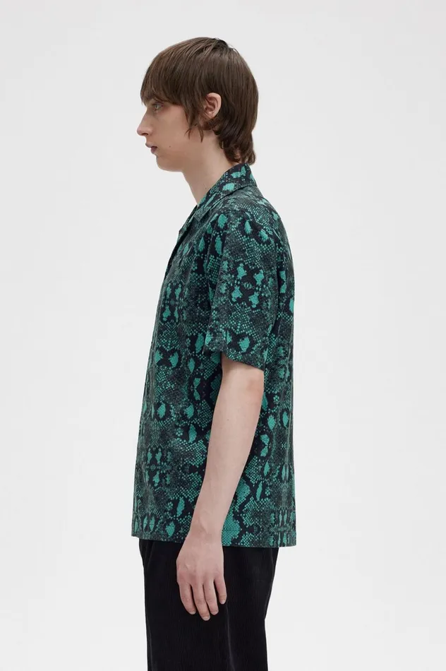Men Snake Print Revere Collar Shirt Deep Mint Fred Perry Shirts