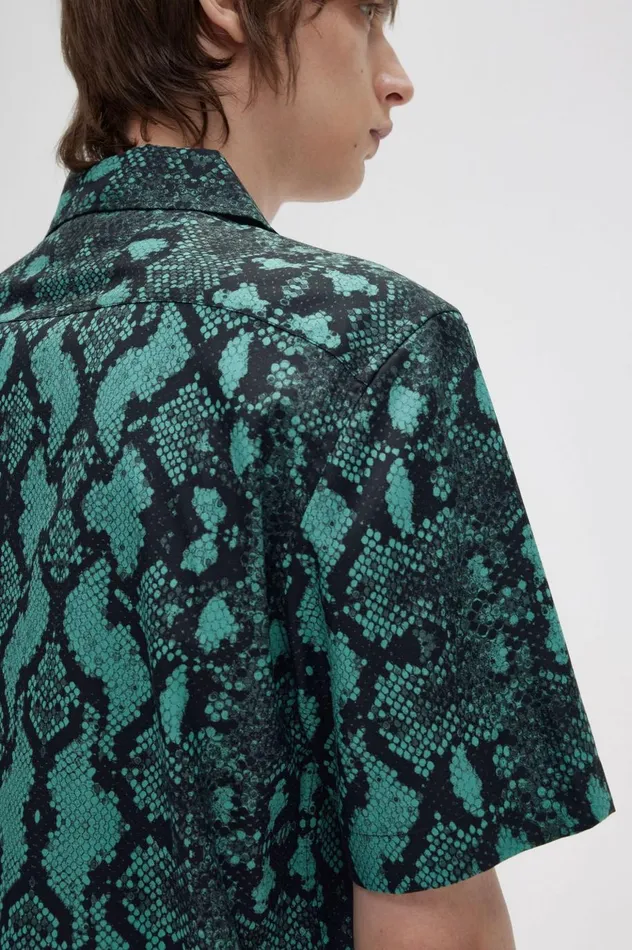 Men Snake Print Revere Collar Shirt Deep Mint Fred Perry Shirts