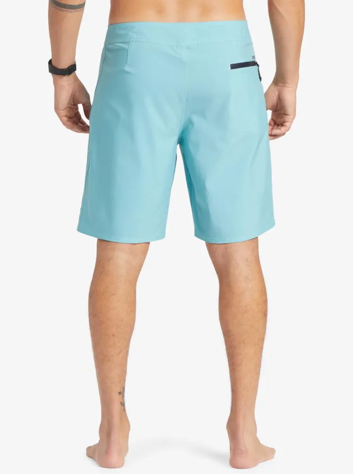 Quiksilver Surfsilk Kaimana 19034 Boardshorts Reef Waters Mens Shorts and Amphibians
