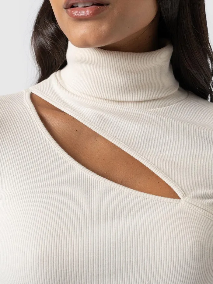 Saint And Sofia Casual Tops Women Reveal Turtle Neck 8211 Cream Cream