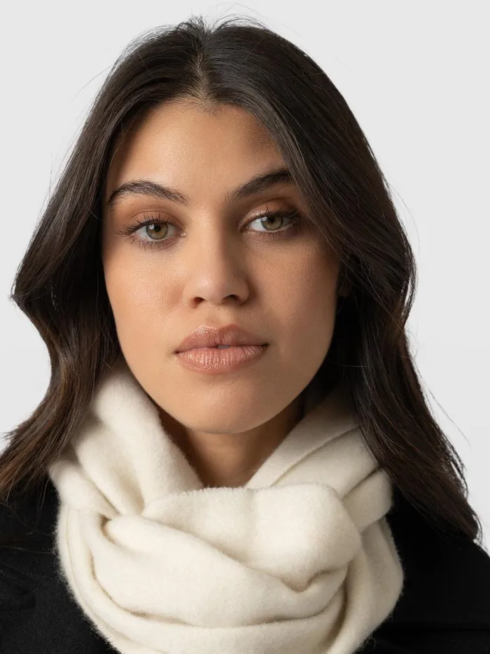 Saint And Sofia Scarves and Hats Women Cashmere Scarf 8211 Cream Cream