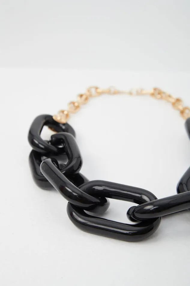 SHOP Trina Turk JEWELRY KJL GOLD BLACK RESIN 8 LINK NECKLACE