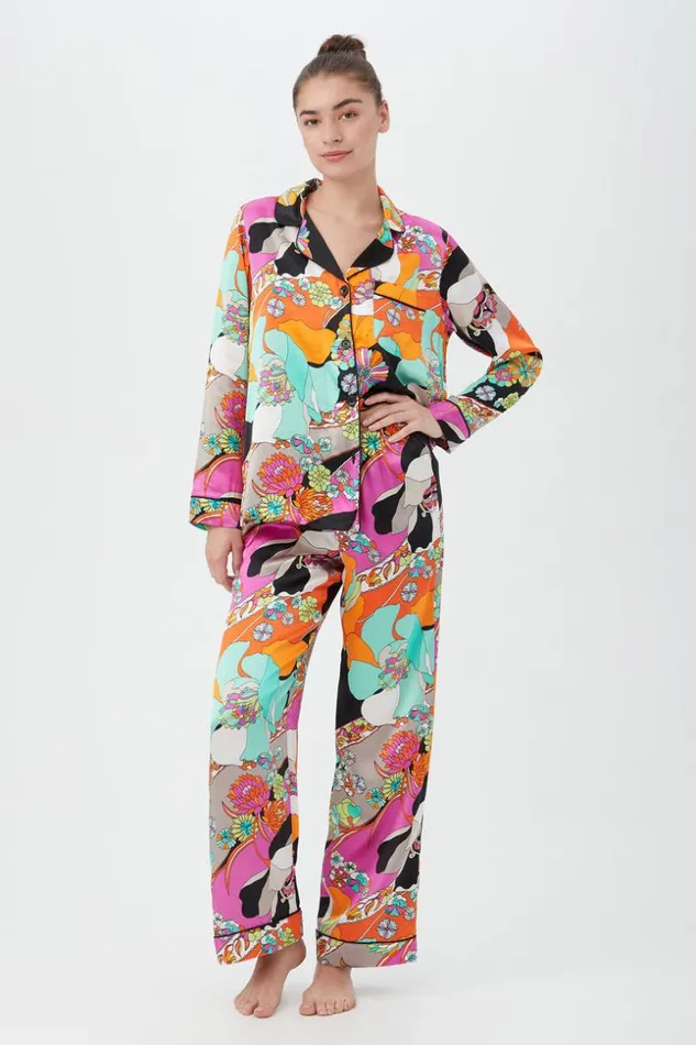 SHOP Trina Turk WOMEN039S SLEEPWEAR SKIPPER SWIRL WOMEN039S LONG SLEEVE LONG PANT SILK PJ SET SHOP Trina Turk WOMEN039S SLEEPWEAR SKIPPER SWIRL WOMEN039S LONG SLEEVE LONG PANT SILK PJ SET