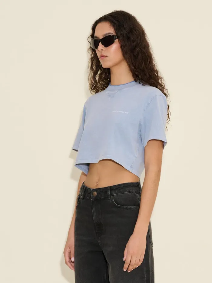 Tshirts and Sweats Women Holzweiler Kjerag Denim Fade Crop Tee Lt Blue