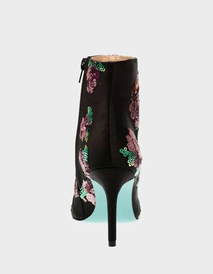 Women COPER BLACK Betsey Johnson