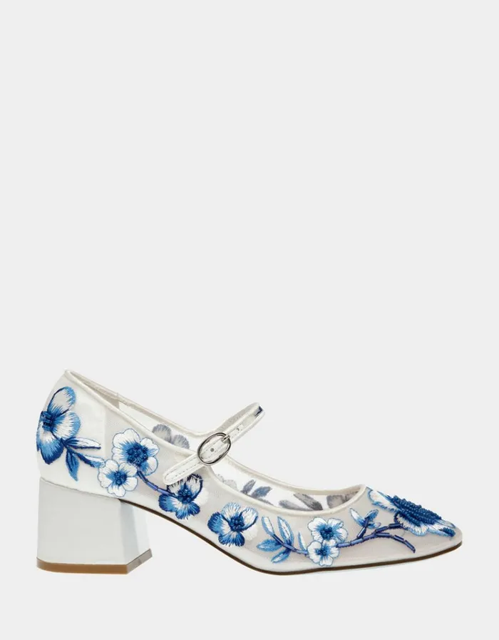 Women EZRA BLUE FLORAL Betsey Johnson