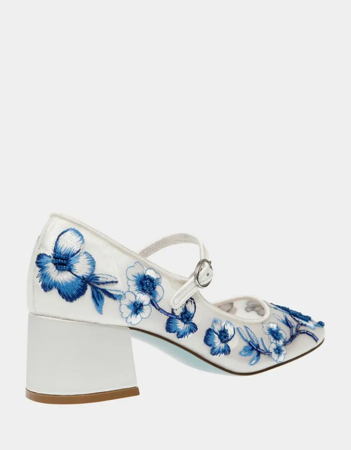 Women EZRA BLUE FLORAL Betsey Johnson