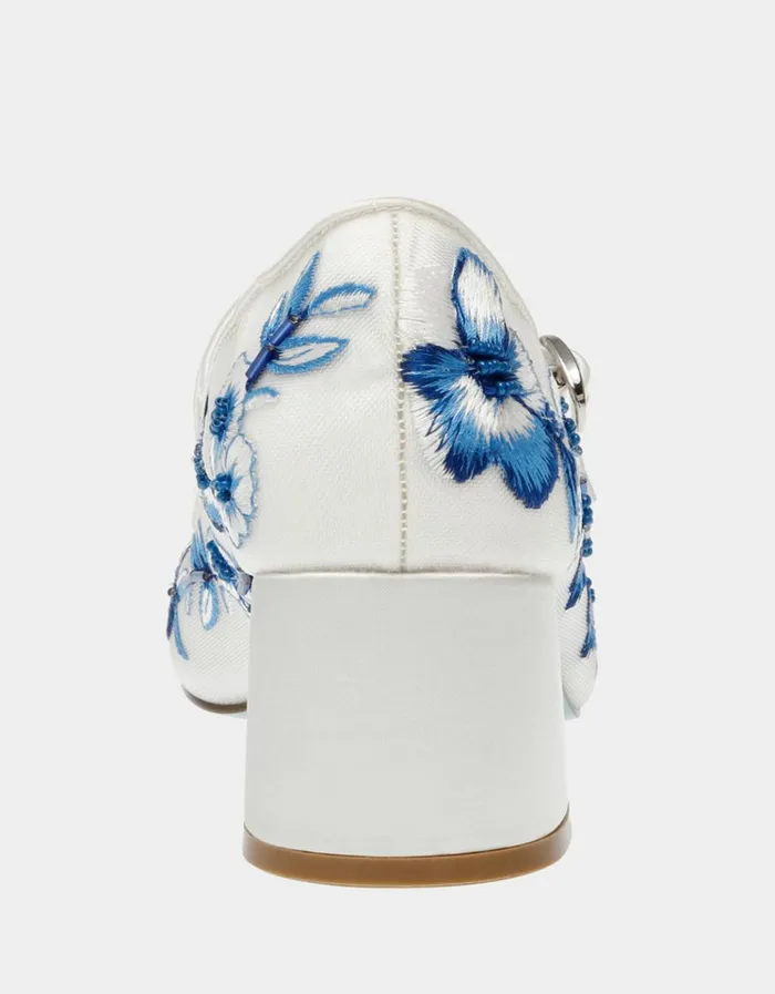 Women EZRA BLUE FLORAL Betsey Johnson