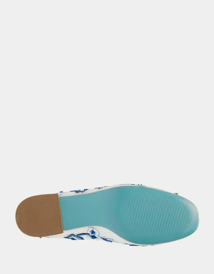 Women EZRA BLUE FLORAL Betsey Johnson