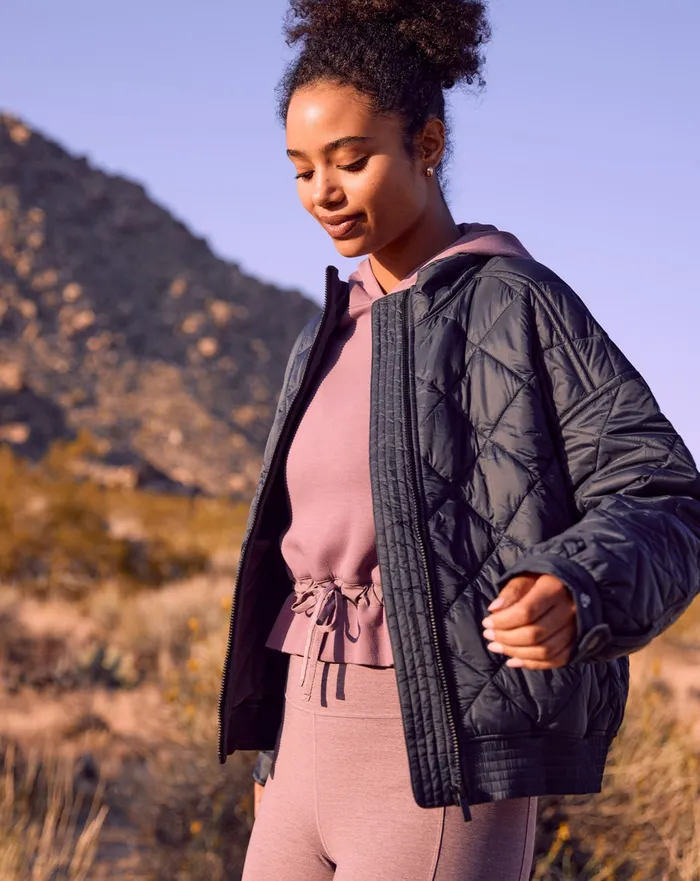 Women Jackets TravisMathew LIGHTS AT NIGHT QUILTED JACKET Obsidian