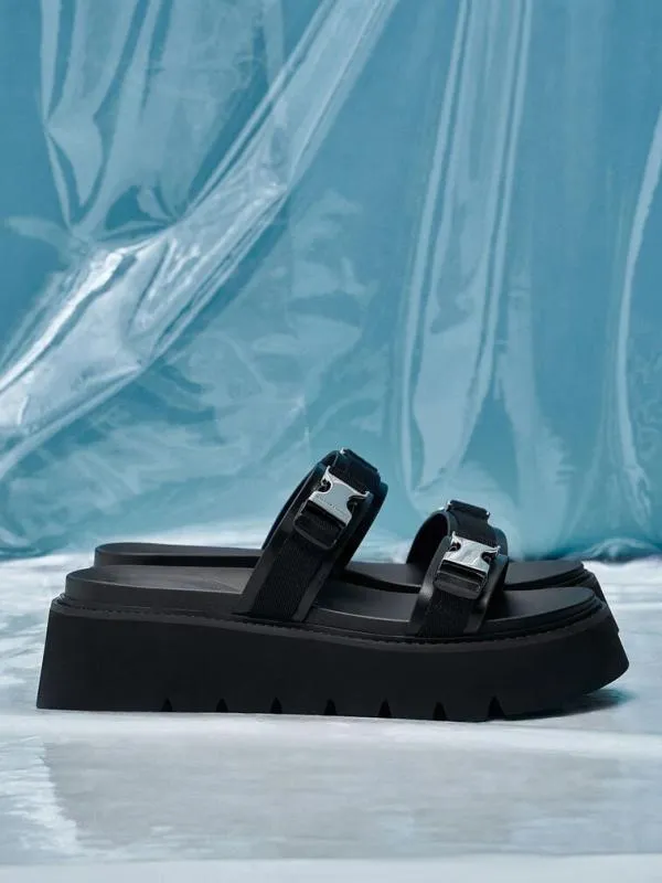 Women Laine MetallicBuckle Flatform Sandals 8211 Black CHARLES and KEITH Sandals