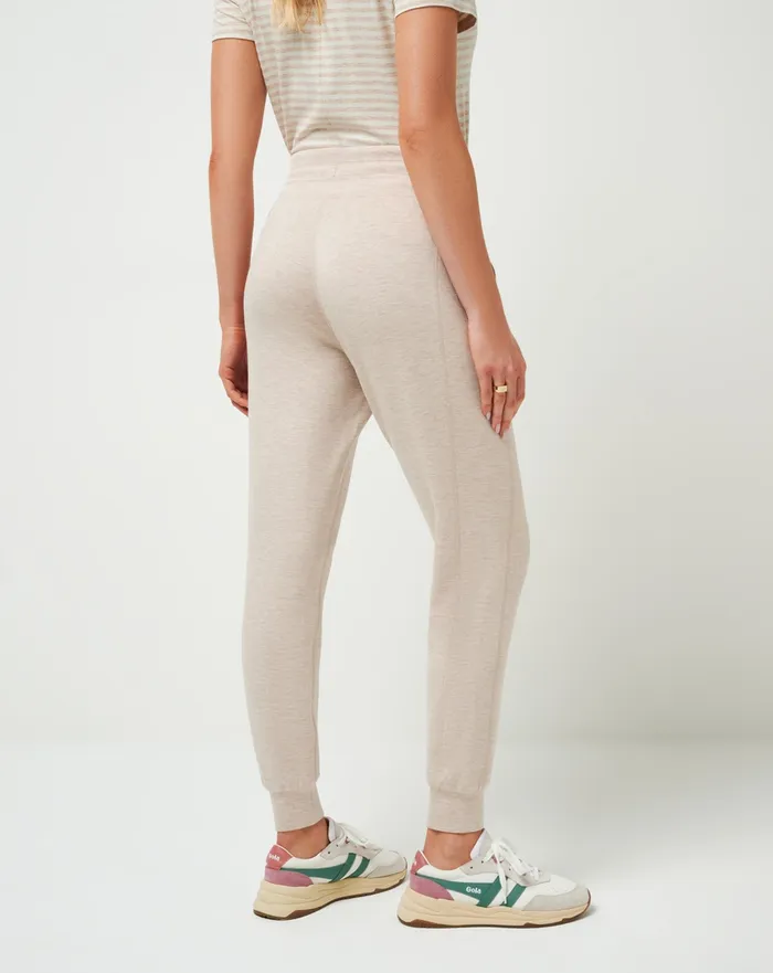 Women Pants TravisMathew SKYLOFT SOFT JOGGER Heather Oxford Tan