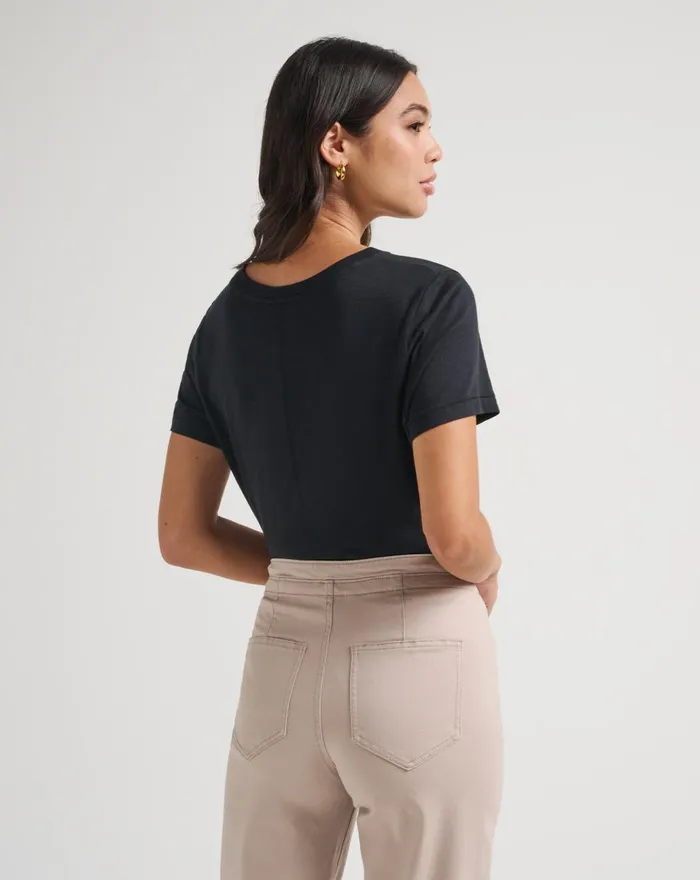 Women Tees TravisMathew CLOUD JERSEY TEE Black